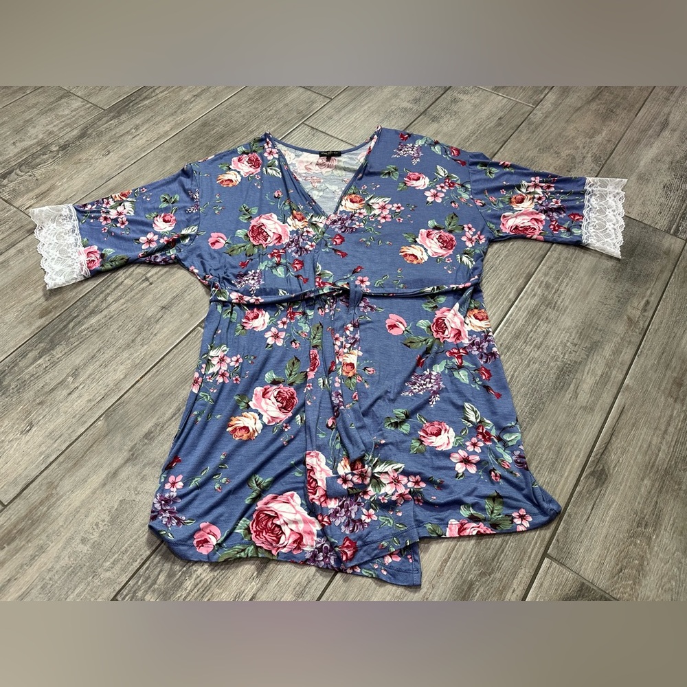 Mom & Co lace-cuff maternity robe size M
